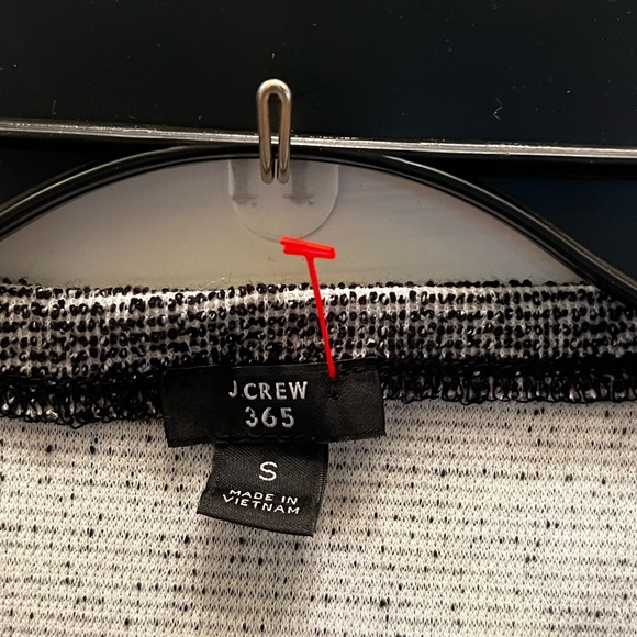 J Crew 365 v neck plunge neck sleeveless tank top w/ gathered front sz S - Picture 4 of 5